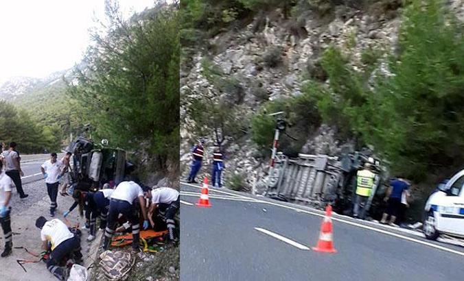 Sakar Geçidi'nde kaza: 6'sı çocuk 20 yaralı