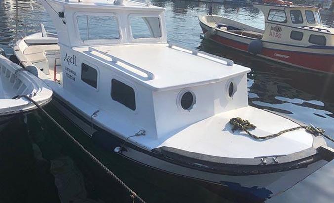 Su alan tekneyi onarmak için denize atladı, eşinin gözleri önünde kayboldu