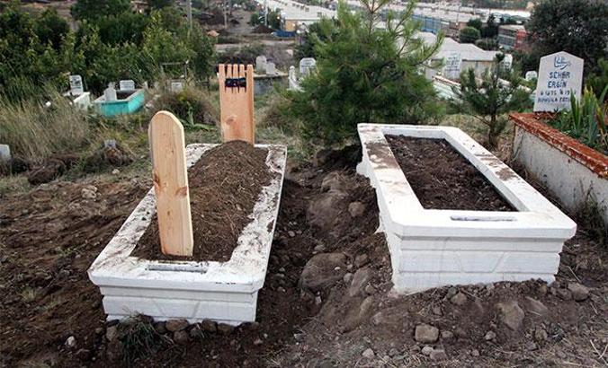 Oğlu defnedildikten 3 saat sonra hayatını kaybetti
