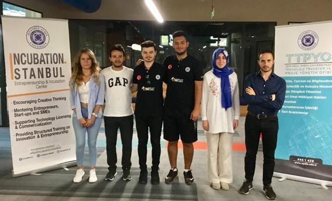İAÜ öğrencileri Türkiye’yi uzaya taşıyor