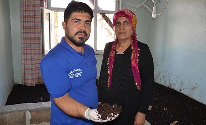 Evinde solucan dışkısıyla organik gübre üretiyor, taleplere yetişemiyor