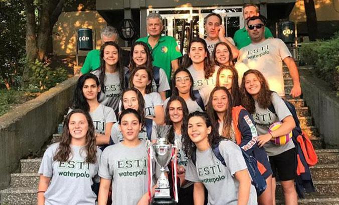 ESTİ havuzda yine esti