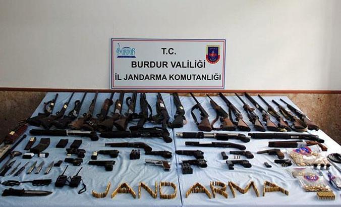 Burdur'da yasadışı silah ticareti operasyonu: 20 gözaltı
