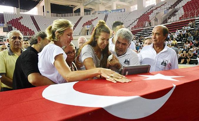 Duayen basketbolcu Doğan Hakyemez için Antalya'da tören