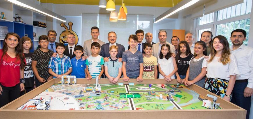 Geleceğin dahilerini keşfetmeyi amaçlıyor