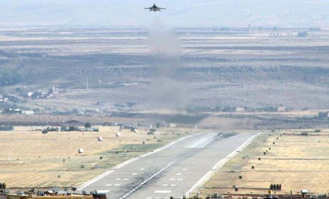 Darbe gecesi Ankara'yı bombalayan uçakların kalktığı üsse tenzili rütbe