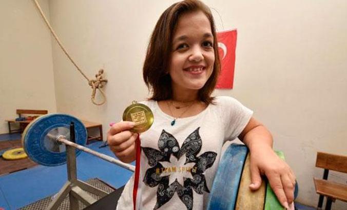 'Kırmızı rujum olmadan podyuma çıkmam'