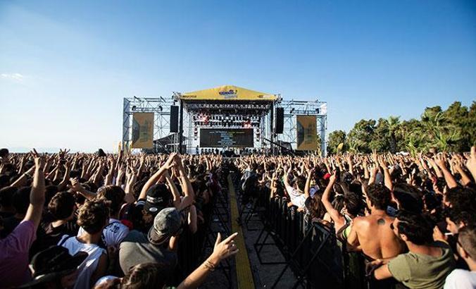 Kuşadası Gençlik Festivali 120 bin müzikseveri ağırladı