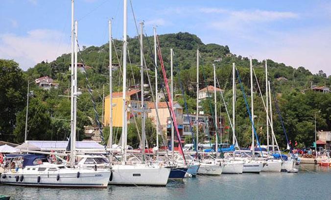 22 yat, Ordu'ya demir attı