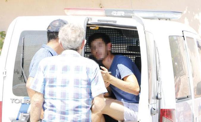 Dolapta kız arkadaşının babasına yakalandı