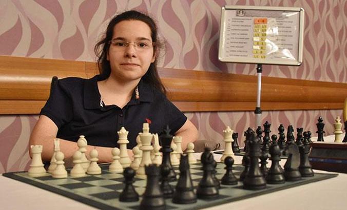 Kas hastası Handenur, satrançla hayata tutundu