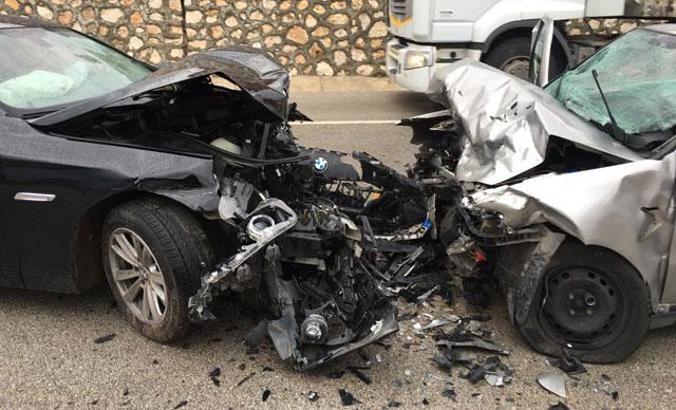 Afyonkarahisar'da iki otomobil çarpıştı: 2 ölü, 5 yaralı