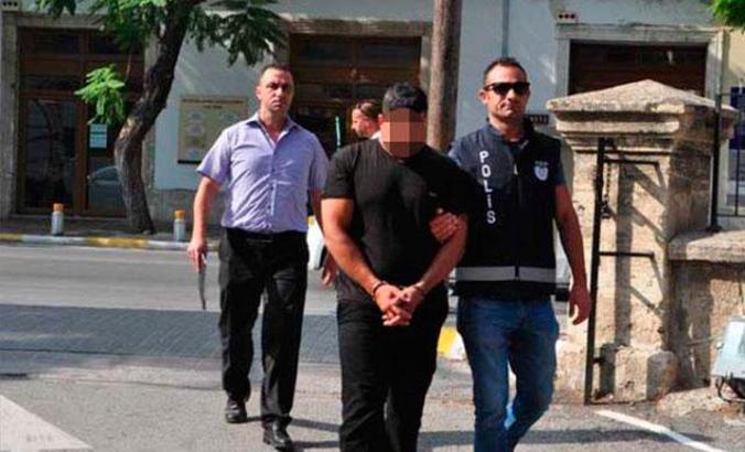 Çalıştığı lokantadan kalamar ve jumbo karides çaldı