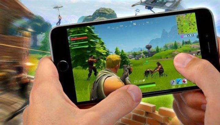 Fortnite Android APK bekleyenlere kötü haber