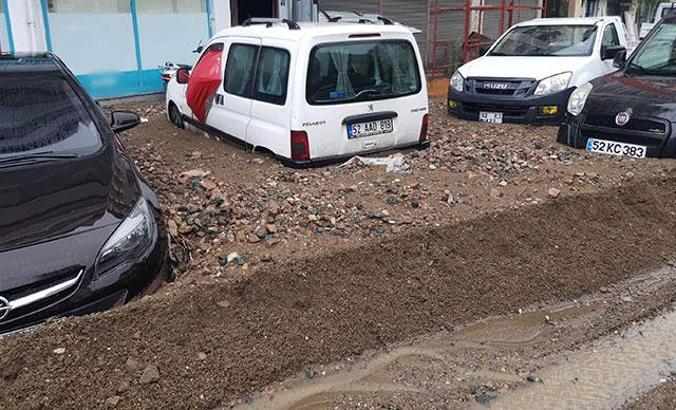 Fatsa'da sağanak; OSB su altında