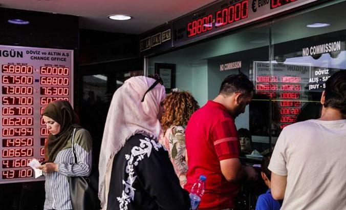 Tahtakale'de döviz hareketliliği