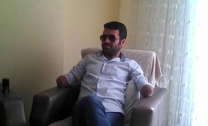 Aranan iki kolu olmayan hükümlü, otomobil kullanırken yakalandı