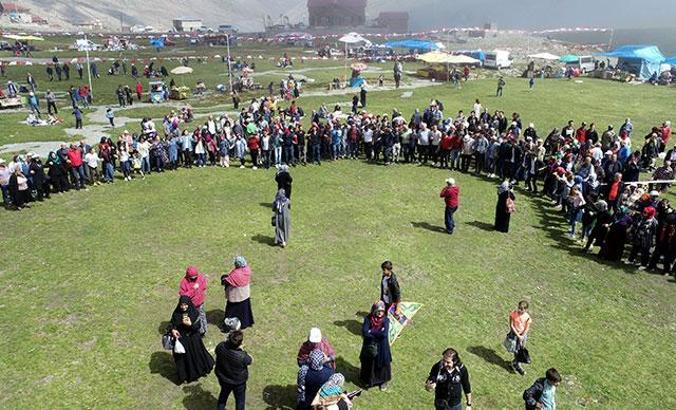 Ovit Yayla Şenlikleri'nde 2 saat 16 dakika 20 saniye horon oynadılar