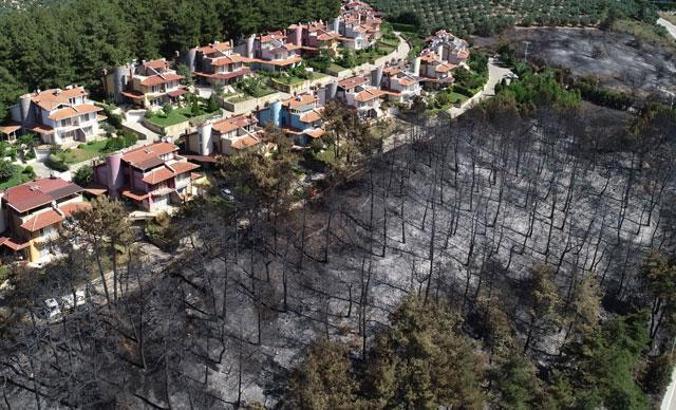 Mudanya'da yerleşim alanlarına ulaşan yangında küle dönen bölge, havadan görüntülendi