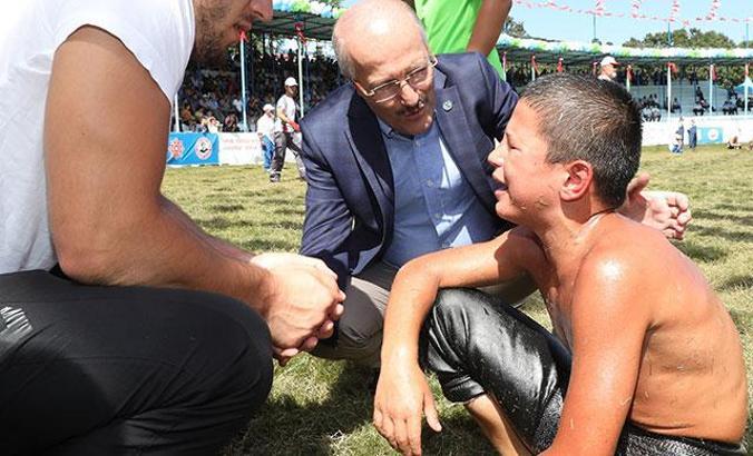 Minik güreşçi böyle isyan etti: Bana ne ya ben derece yapacaktım