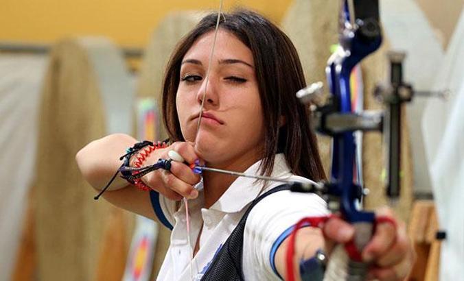 İzmirli milli okçu Yasemin'den dünya rekoru