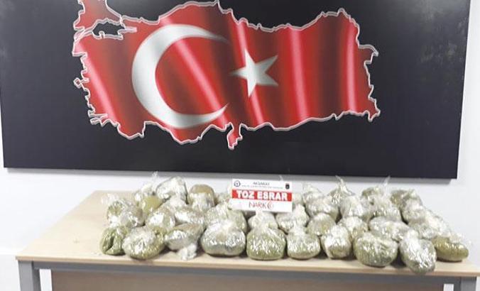 Kendini jandarma olarak tanıttı, otomobilinde 21,5 kilo esrar ele geçirildi