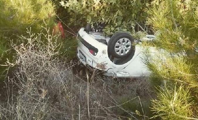 Balıkesir'de otomobil tarlaya uçtu: 2 ölü, 3 yaralı