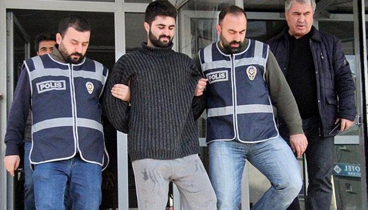 Babasını 50 bıçak darbesiyle öldürdü: Acı çekmesini istedim