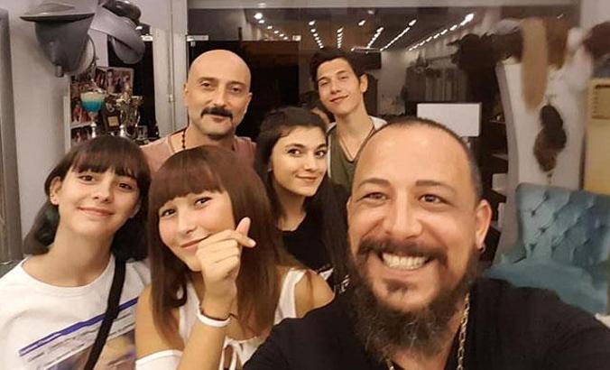 Saçkıran Ezgi Sena'ya, okul hediyesi peruk