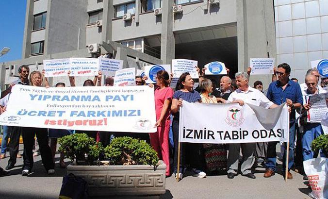 Sağlıkçılardan 'yıpranma payı' tepkisi
