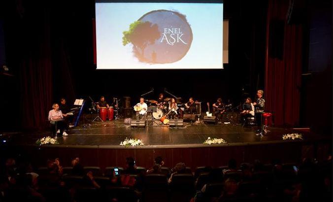 “Enel Aşk” sanatseverlerden tam not aldı