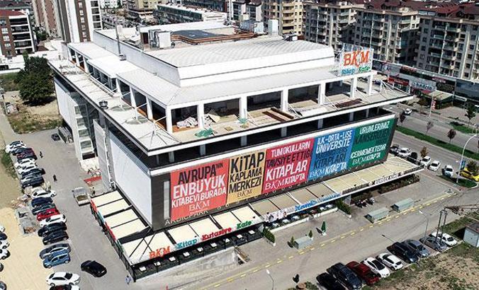 5 bin metrekare alan ve 5 milyon kitapla Avrupa'nın en büyük kitabevi Bursa'da