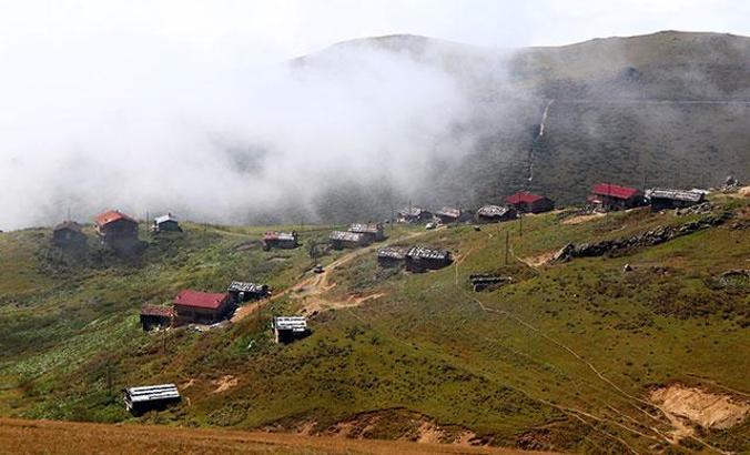 Yayla sakinleri karar aldı, beton yapılar ahşaba dönüşüyor