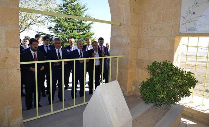 Yunus Emre, türbesi başında anıldı