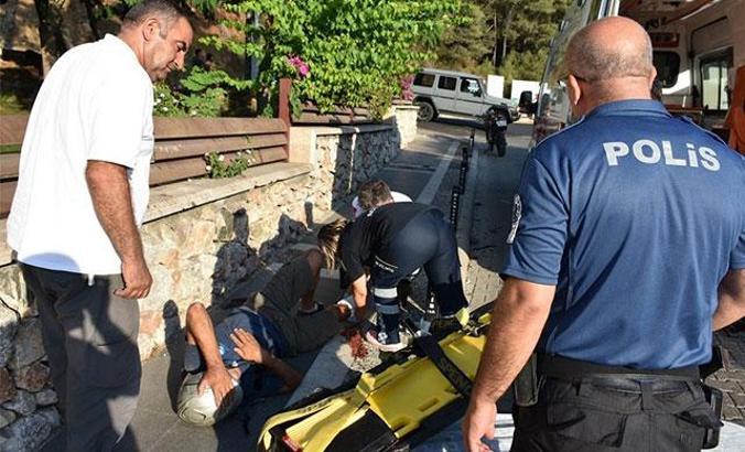 Taktığı kask hayatını kurtardı