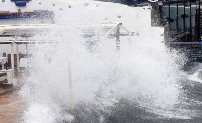 Meteoroloji: Tropik fırtınanın yönü değişti