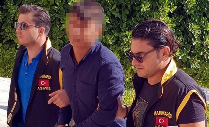 Kavga ettiği arkadaşını şezlongda uyurken bıçakladı