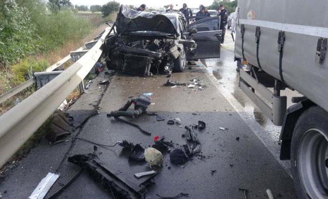 Bursa’da otomobille TIR çarpıştı: 2 ölü, 3 yaralı