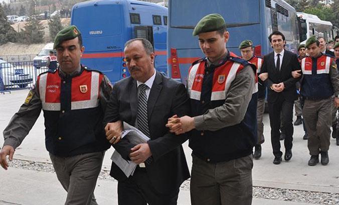 FETÖ sanığı 4 iş adamına tahliye