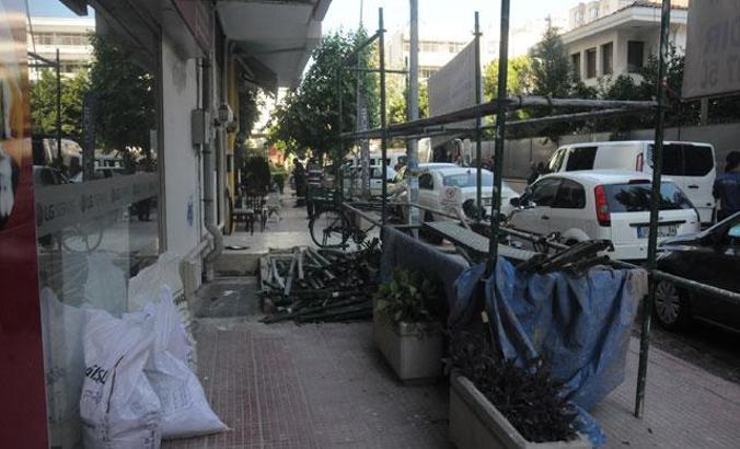 Boya yapılan binada demir iskele çöktü: 1 ölü, 1 yaralı