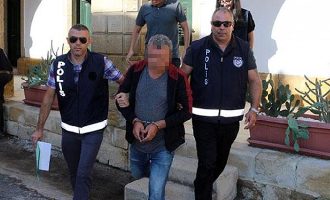 Hastanede kadın doktorun odasına gizli kamera yerleştirdi