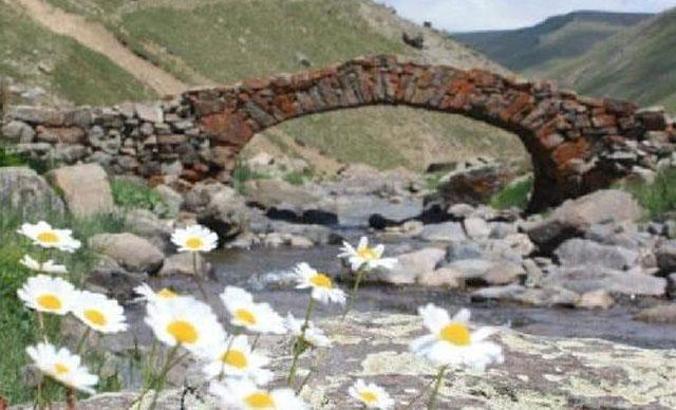 Ortadan kaybolan 300 yıllık tarihi köprü, gizemini koruyor