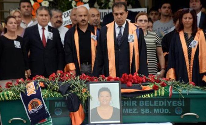 Evinde ölü bulunan yardımcı doçent için üniversitede tören