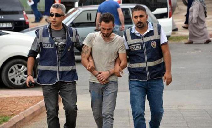 Çaldığı hoparlörü, sahibinin arkadaşına satmaya çalışırken yakalandı