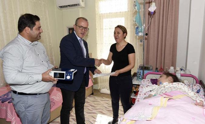 Minik Azra, toplanan yardımlarla hayata tutundu