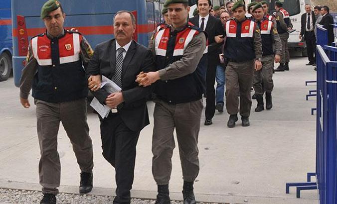 Denizli'de 'FETÖ iş adamları davası'nda sanıklara ceza yağdı