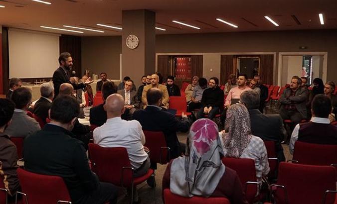 İbn Haldun Üniversitesi’nde kolokyum ve rektör çayı serisi başladı