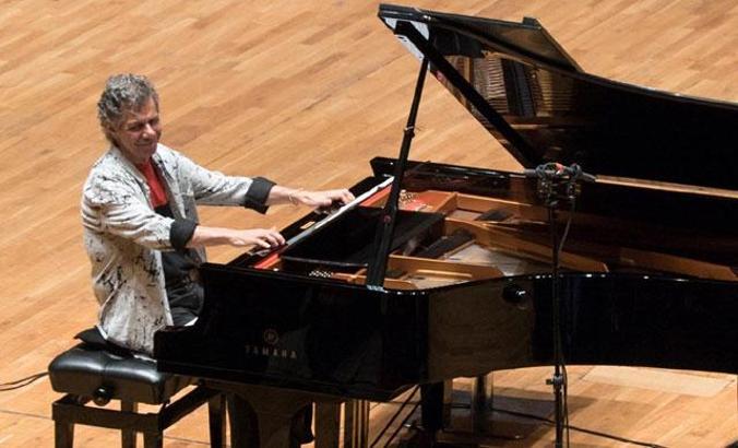 Cazın efsane ismi Chick Corea, İzmir'de konser verdi