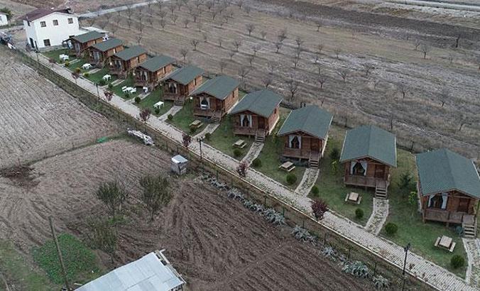 20 yıllık işini bırakıp, tatil köyü kurdu