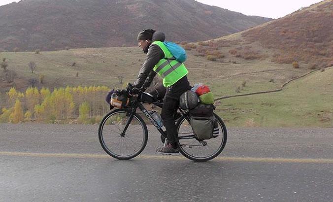 Nesli tükenen toy kuşları için 1550 kilometre pedal çevirdi